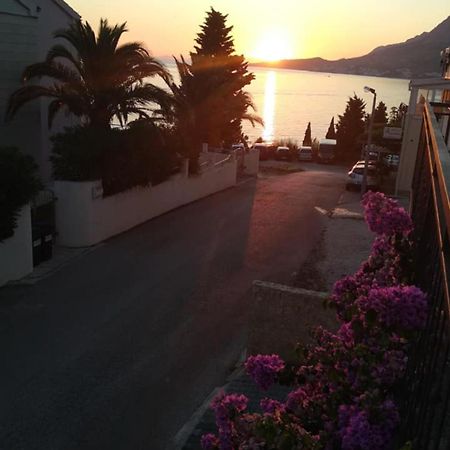 Sunny Blue Apartments Omis Exterior photo